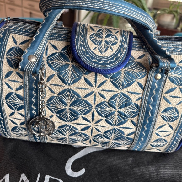 Banda Arman Barrel Bag - Picture 5 of 8